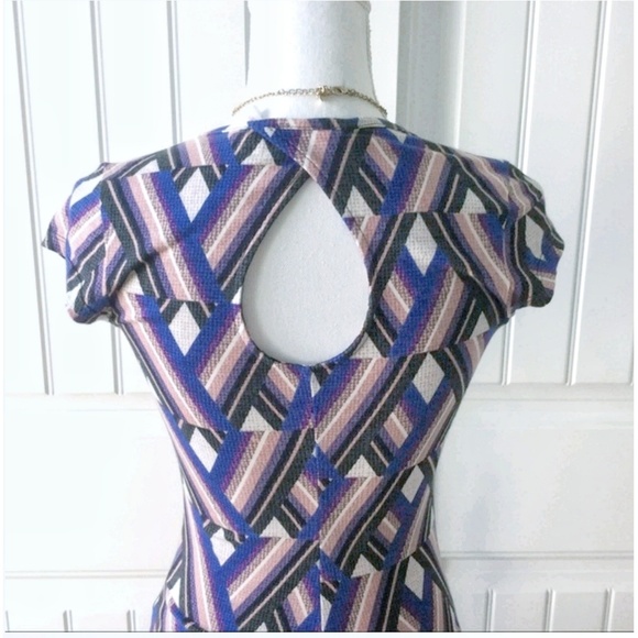 💕NWOT Geometric Print Dress💕 - Picture 4 of 7